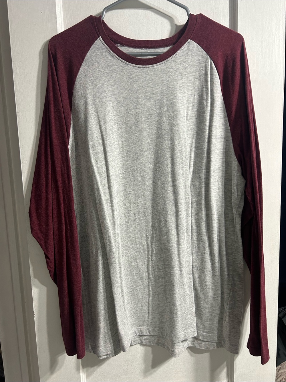 Old Navy Men's Long Sleeve Raglan Tee in Gray and Maroon